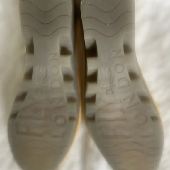 Fly London Women's Yellow Cross-Strap Shoes Size 40 - Picture 5 of 8